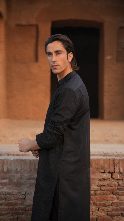 Black Chikan-kari Embroidery Kurta Men Dress