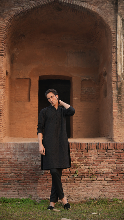 Black Chikan-kari Embroidery Kurta Men Dress