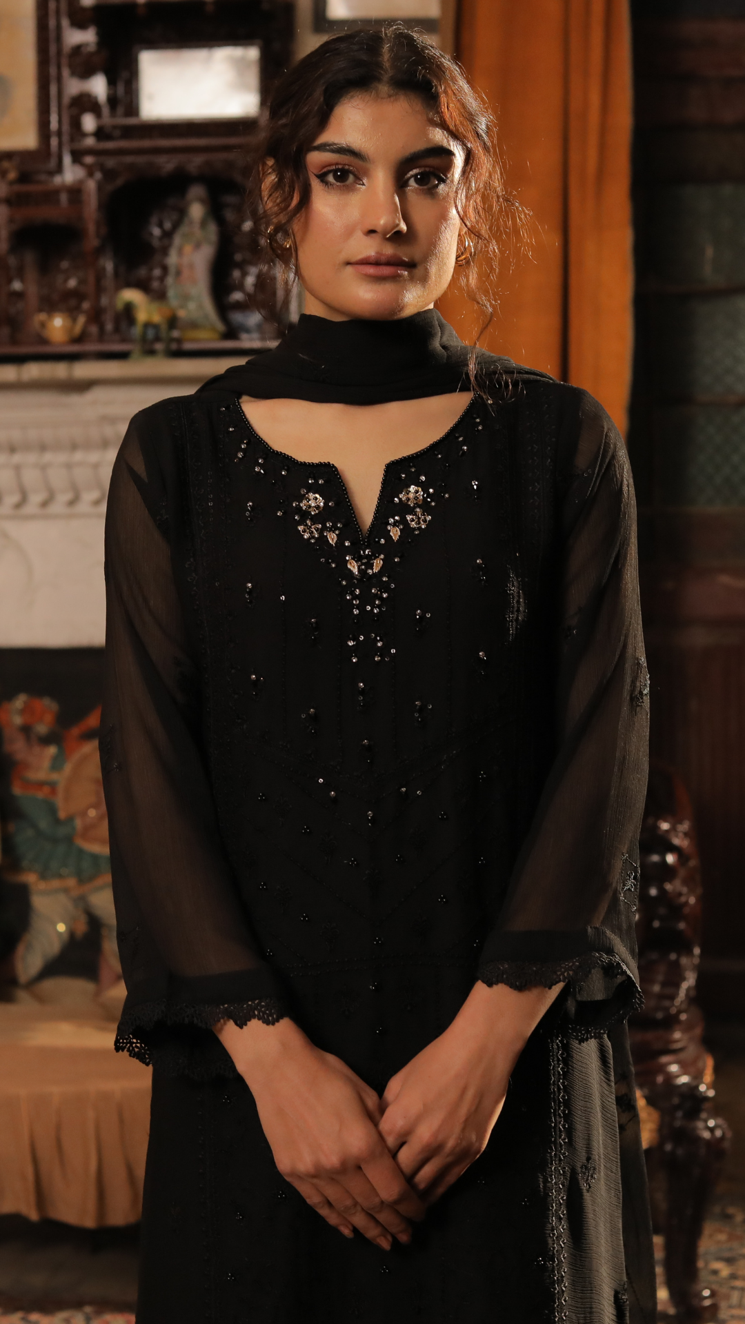 Labon Ki Hansi Gorgeous Black Women's Wear